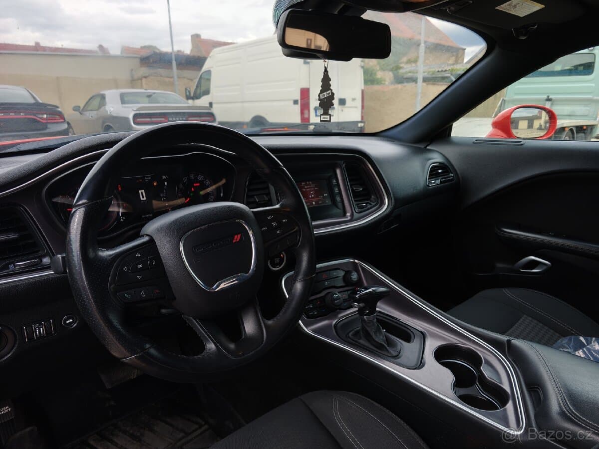 2016 Dodge CHALLENGER - 10