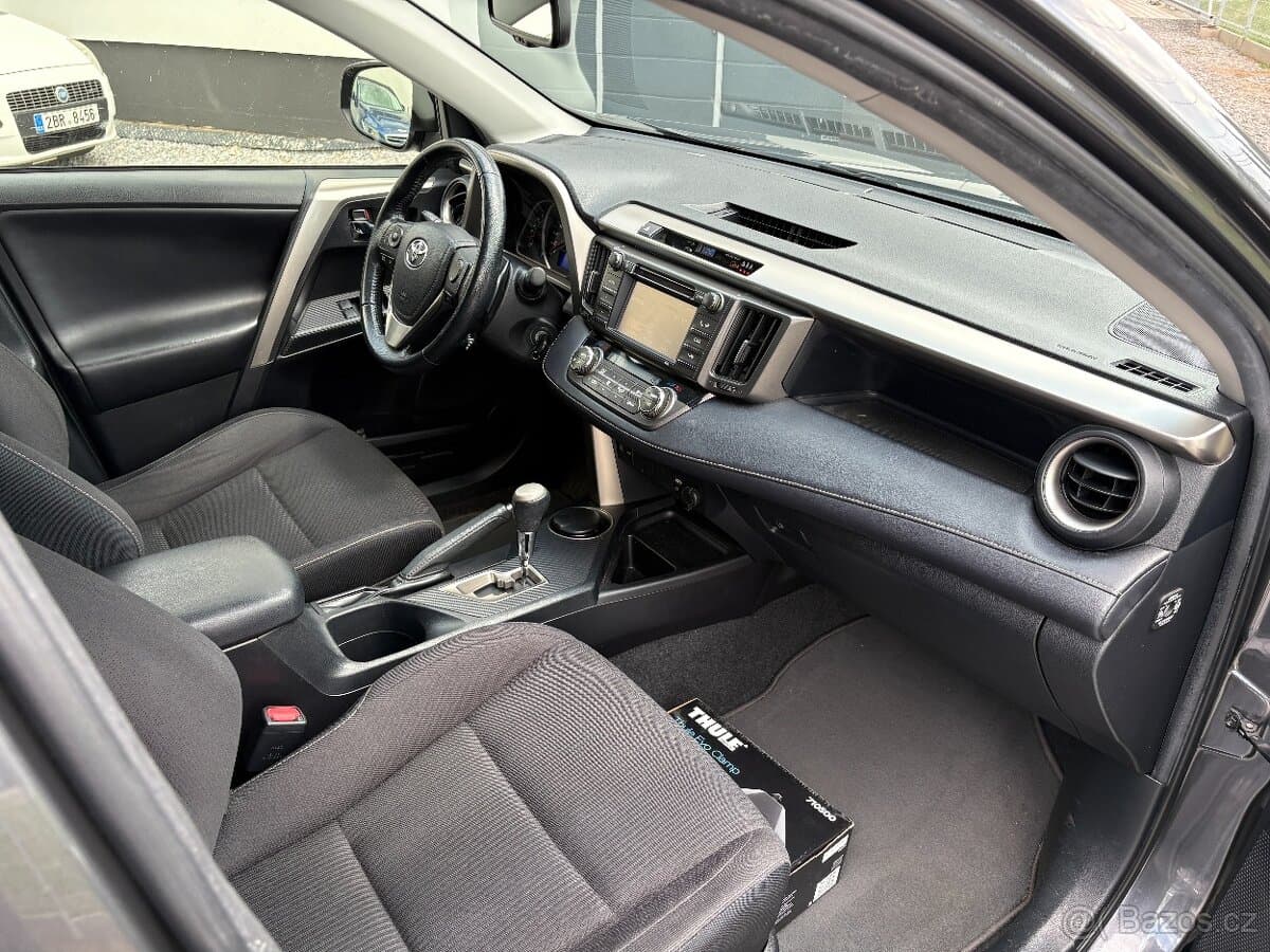 2013 Toyota RAV4 - 10