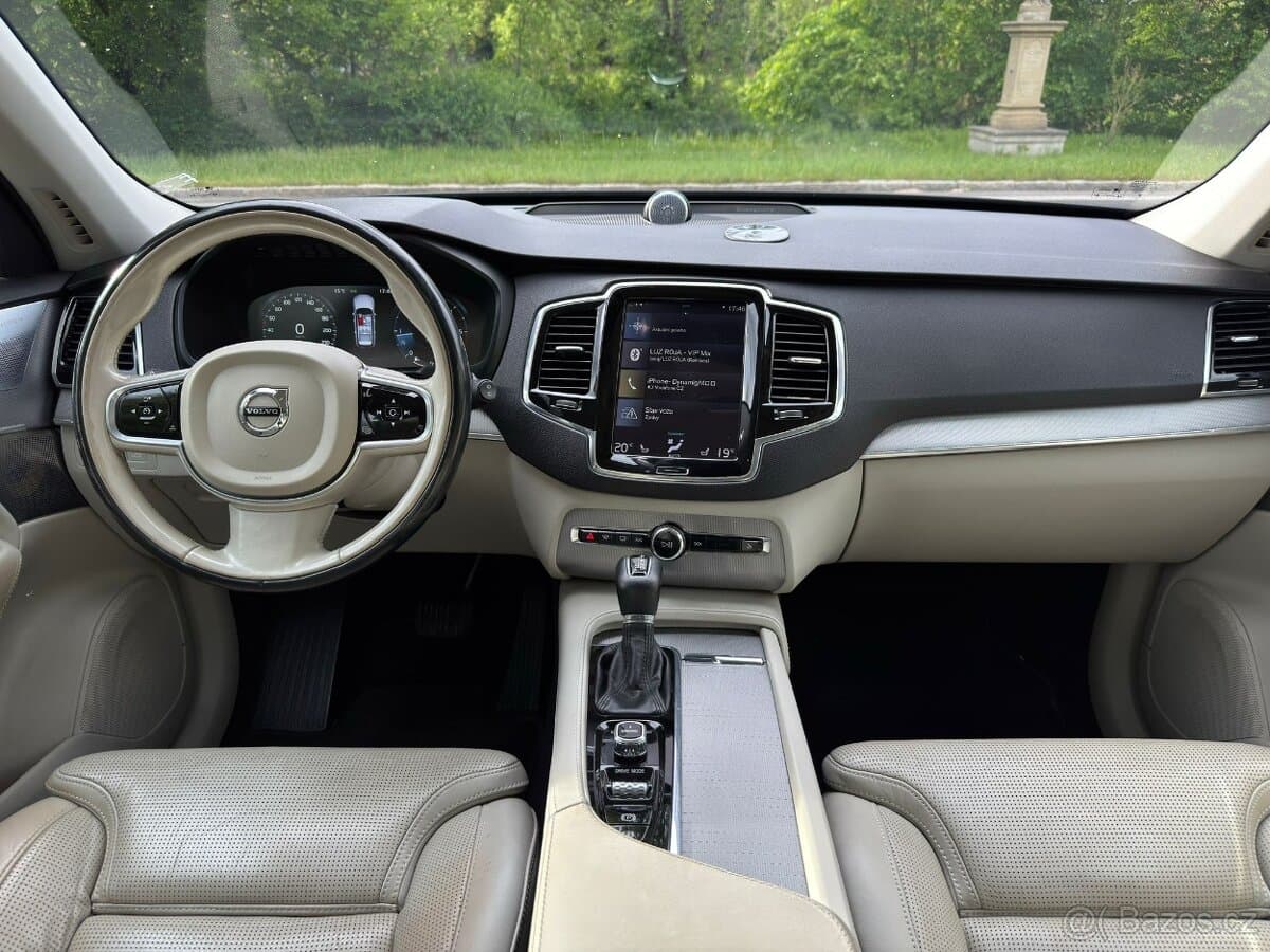2016 Volvo XC90 - 10