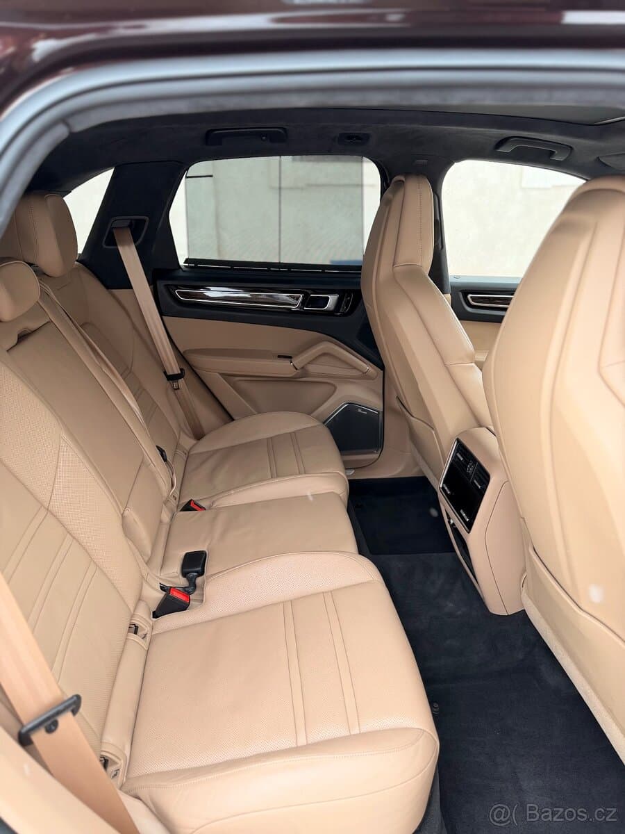 2018 Porsche CAYENNE - 10