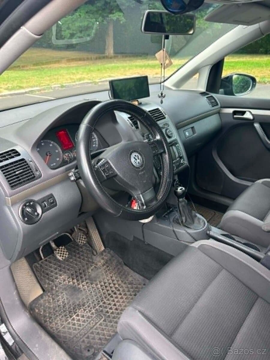 Volkswagen TOURAN - 10