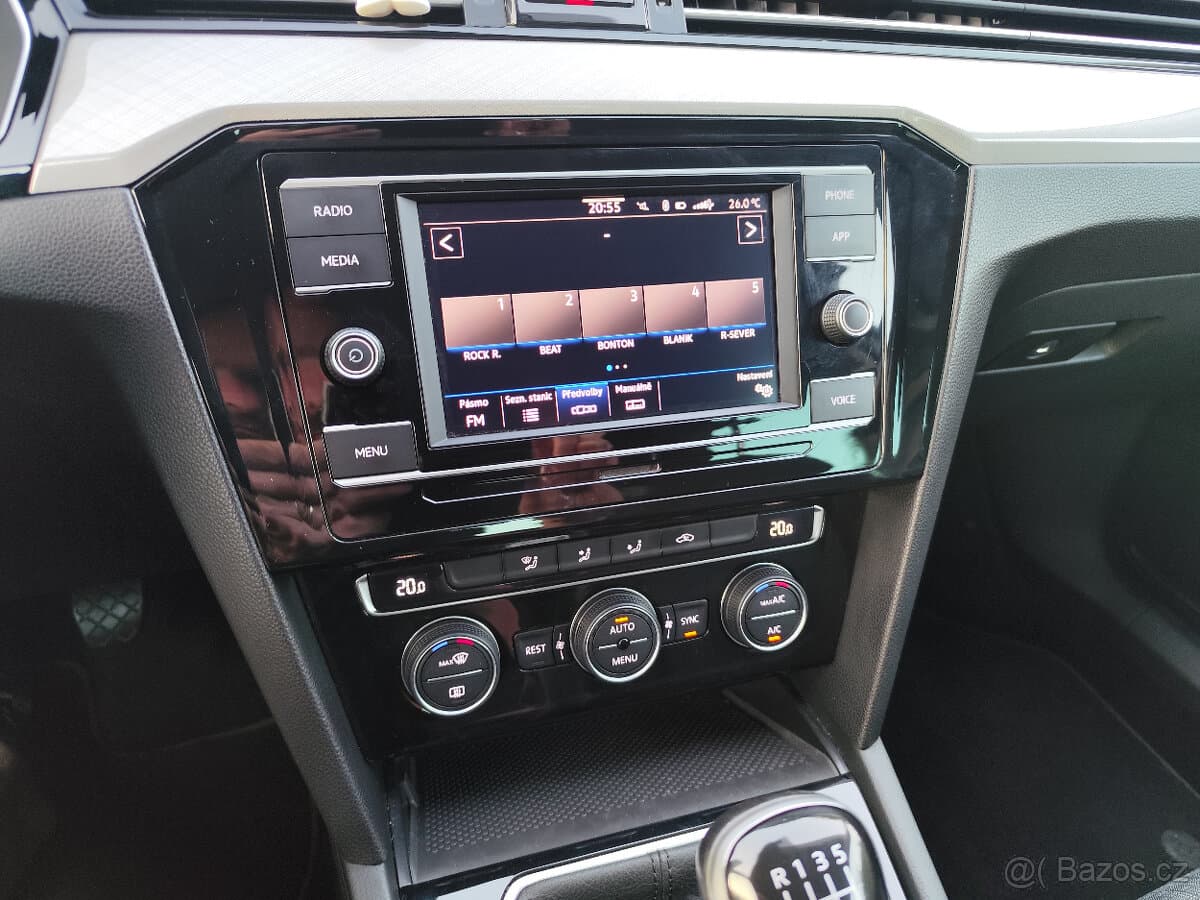 2019 Volkswagen PASSAT - 10