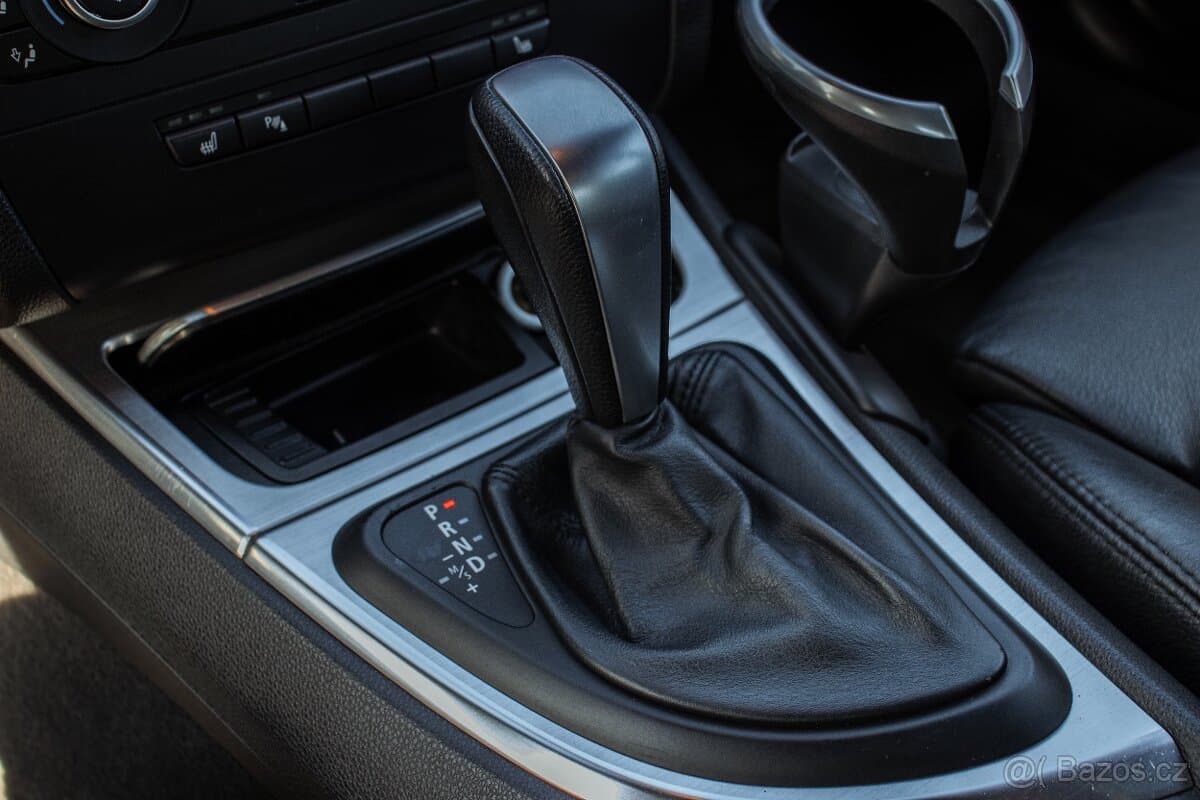 2009 BMW 1-SERIES - 10
