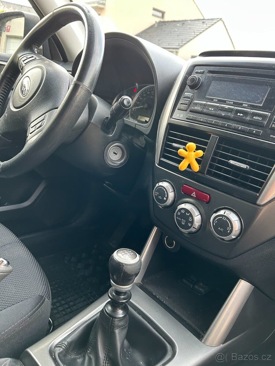 2011 Subaru FORESTER - 10