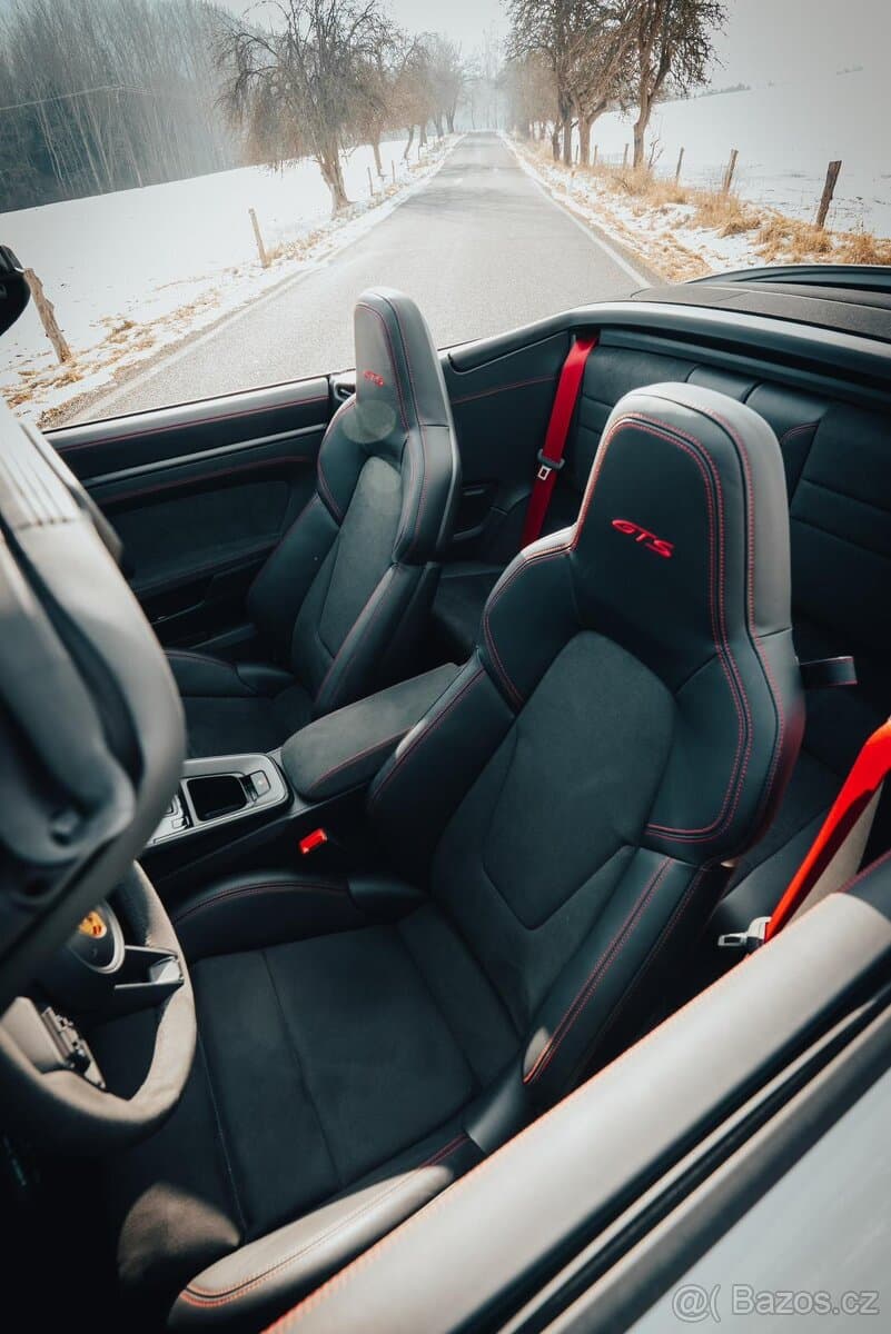 2024 Porsche 911 - 10
