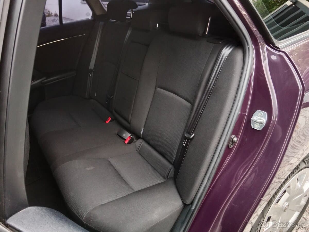 2010 Toyota AVENSIS - 10