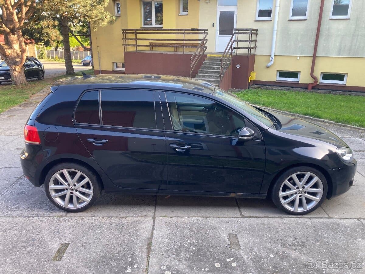 2010 Volkswagen GOLF - 10