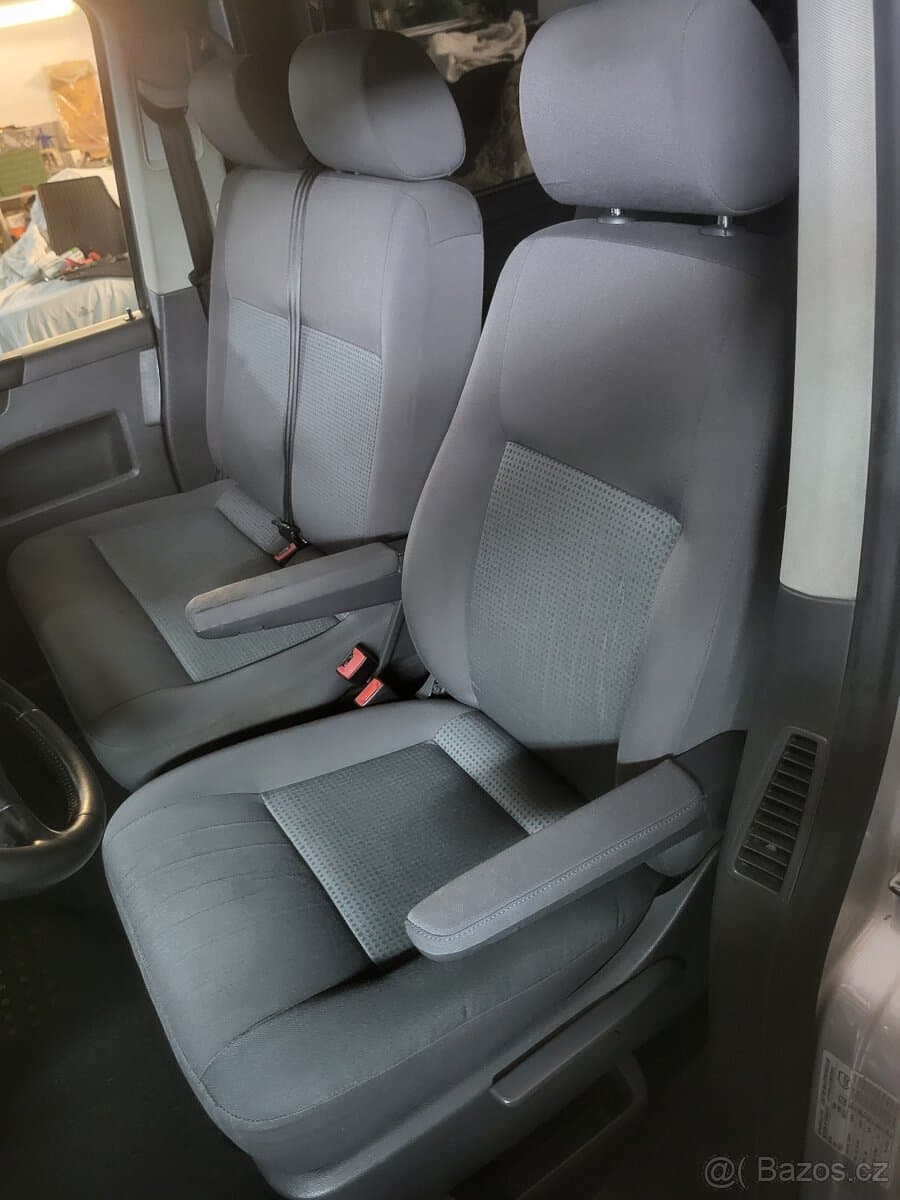 Volkswagen CARAVELLE - 10
