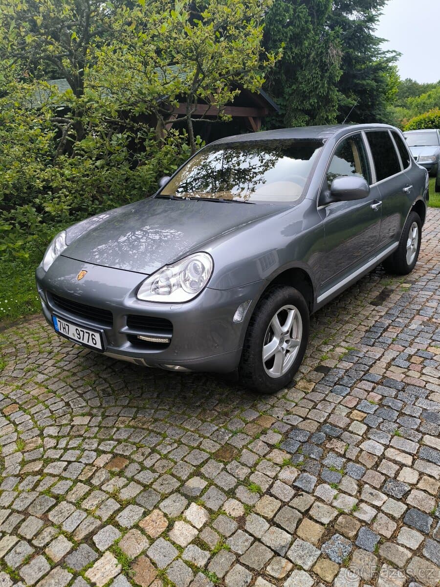 2004 Porsche CAYENNE - 10