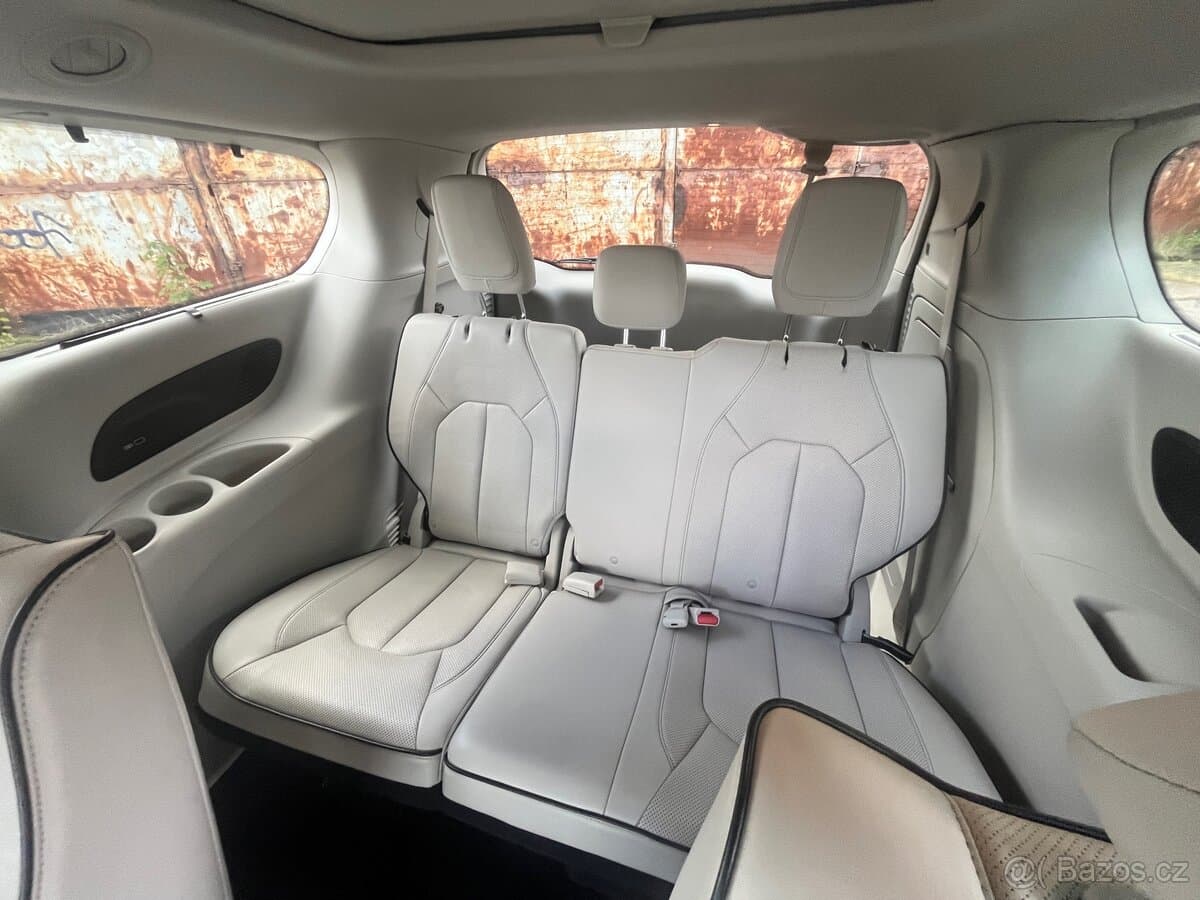 2018 Chrysler PACIFICA - 10