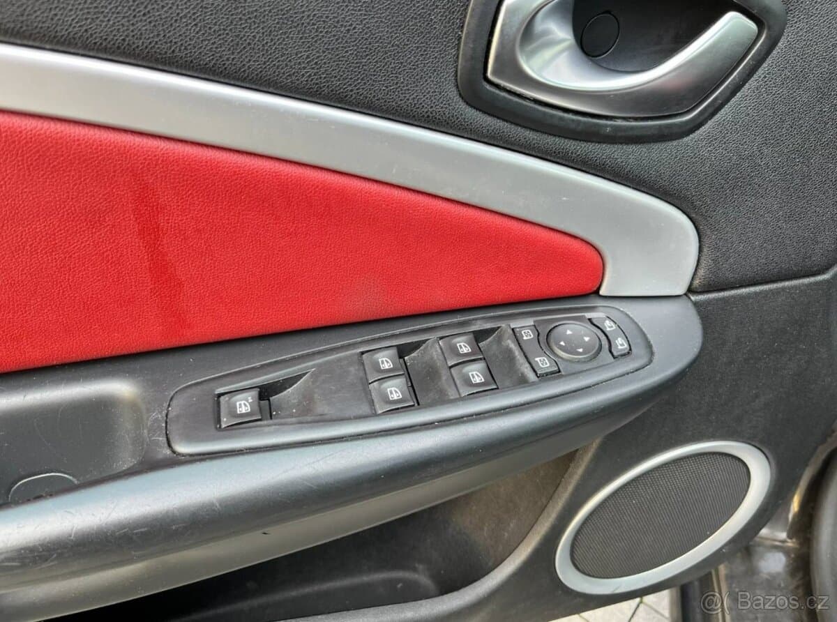 2010 Renault MEGANE - 10