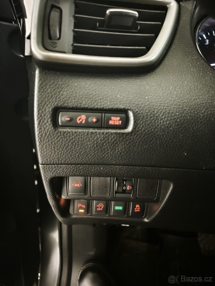 2017 Nissan QASHQAI - 10