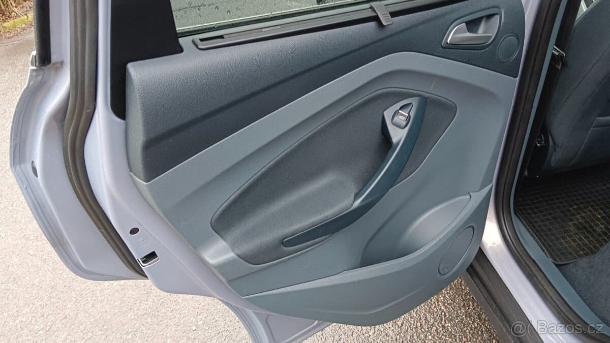 2011 Ford C-MAX - 10