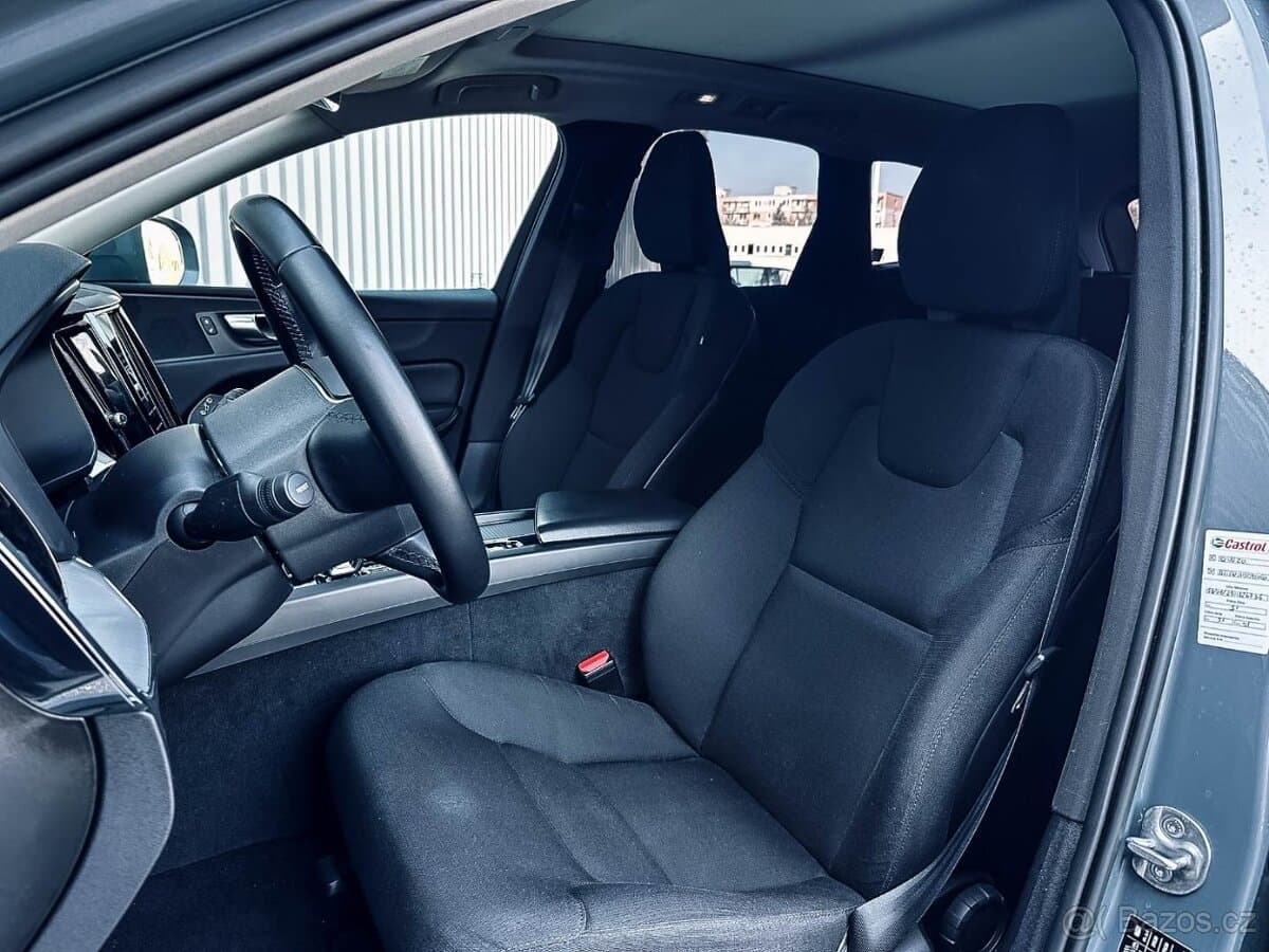 2022 Volvo XC60 - 10