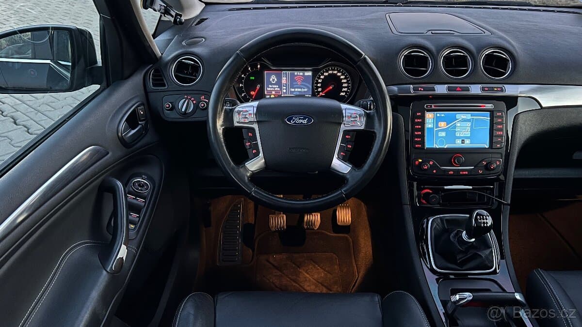 2013 Ford S-MAX - 10