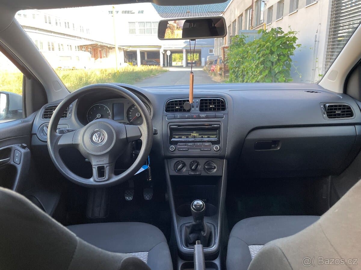 2012 Volkswagen POLO - 10