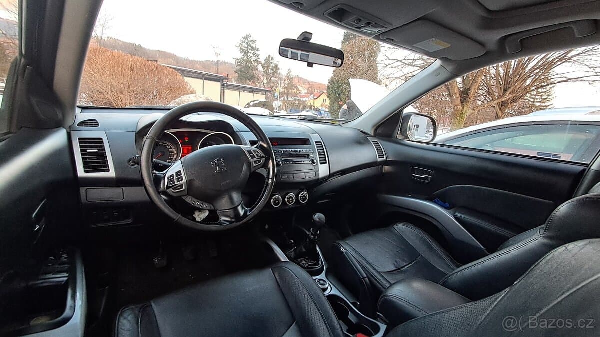 Peugeot 4007 - 10