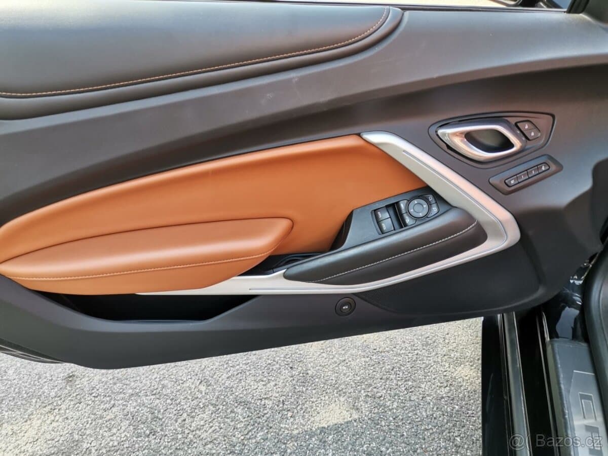 2019 Chevrolet CAMARO - 10