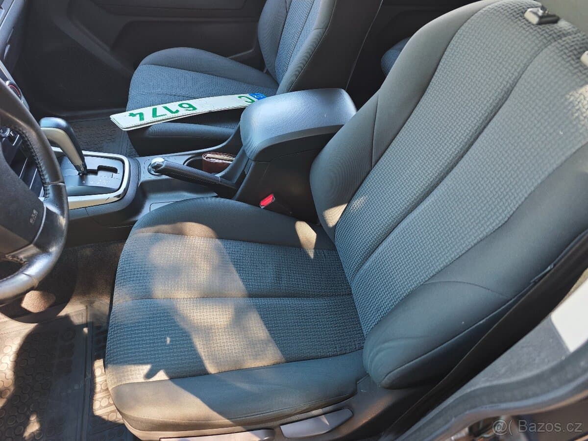 2015 Isuzu D-MAX - 10