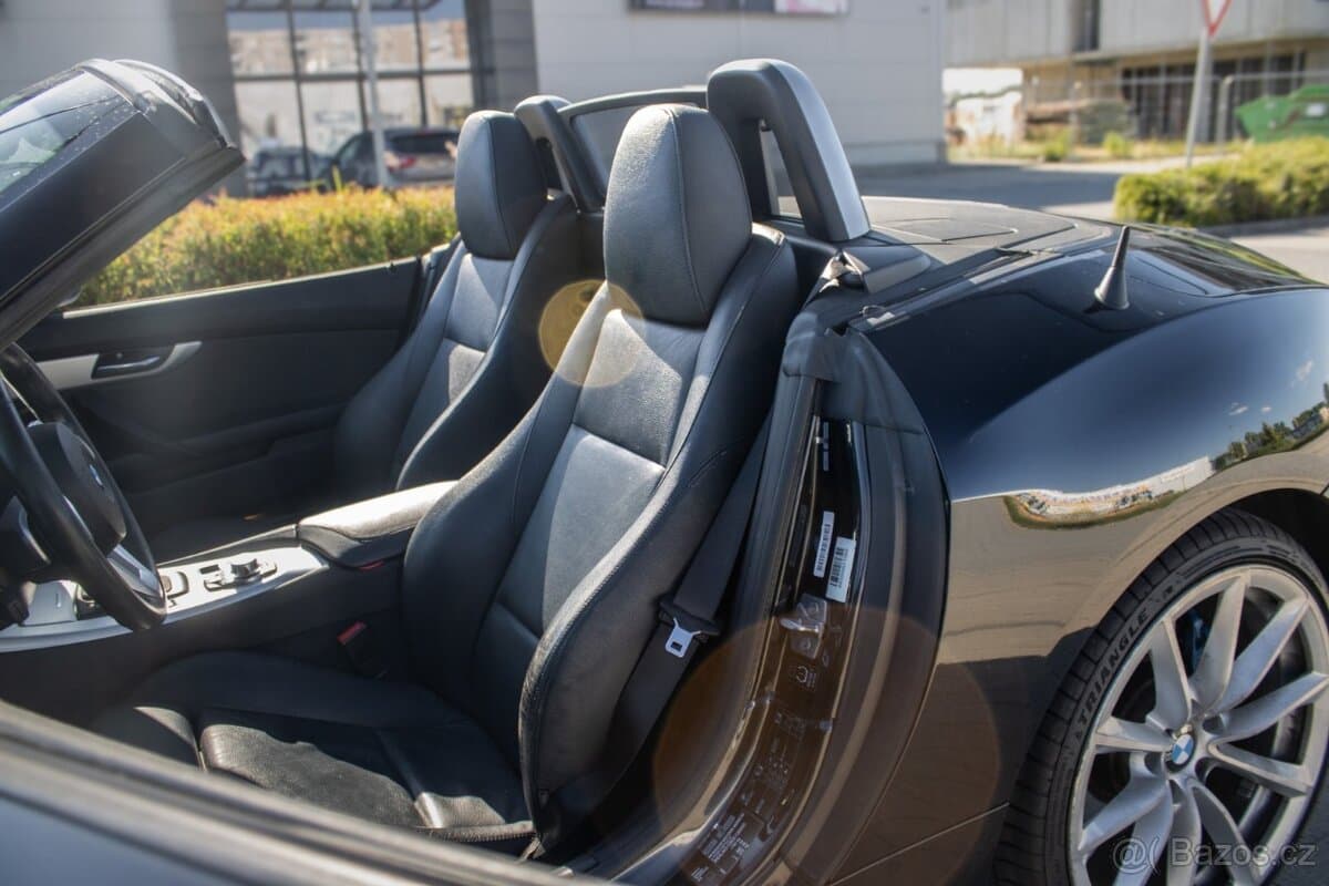 2011 BMW Z4 - 10