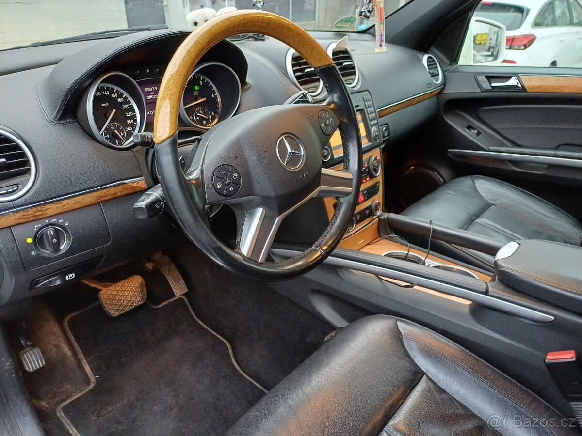 2012 Mercedes-Benz GL - 10