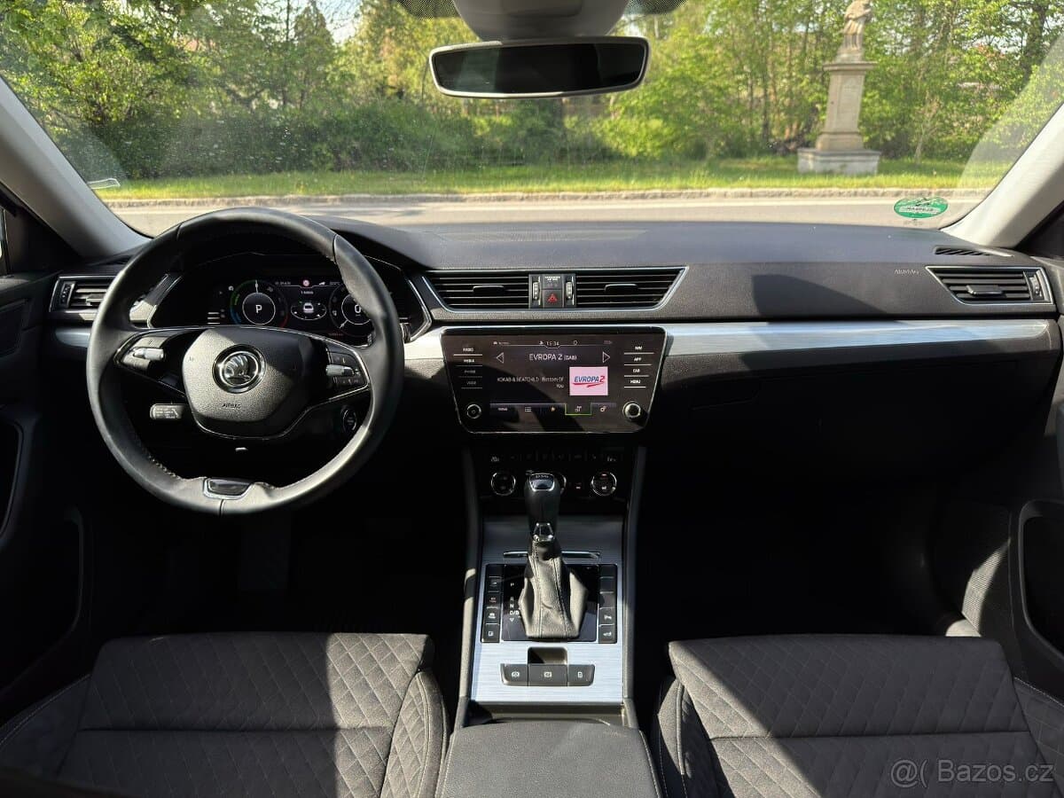 2020 Škoda SUPERB - 10