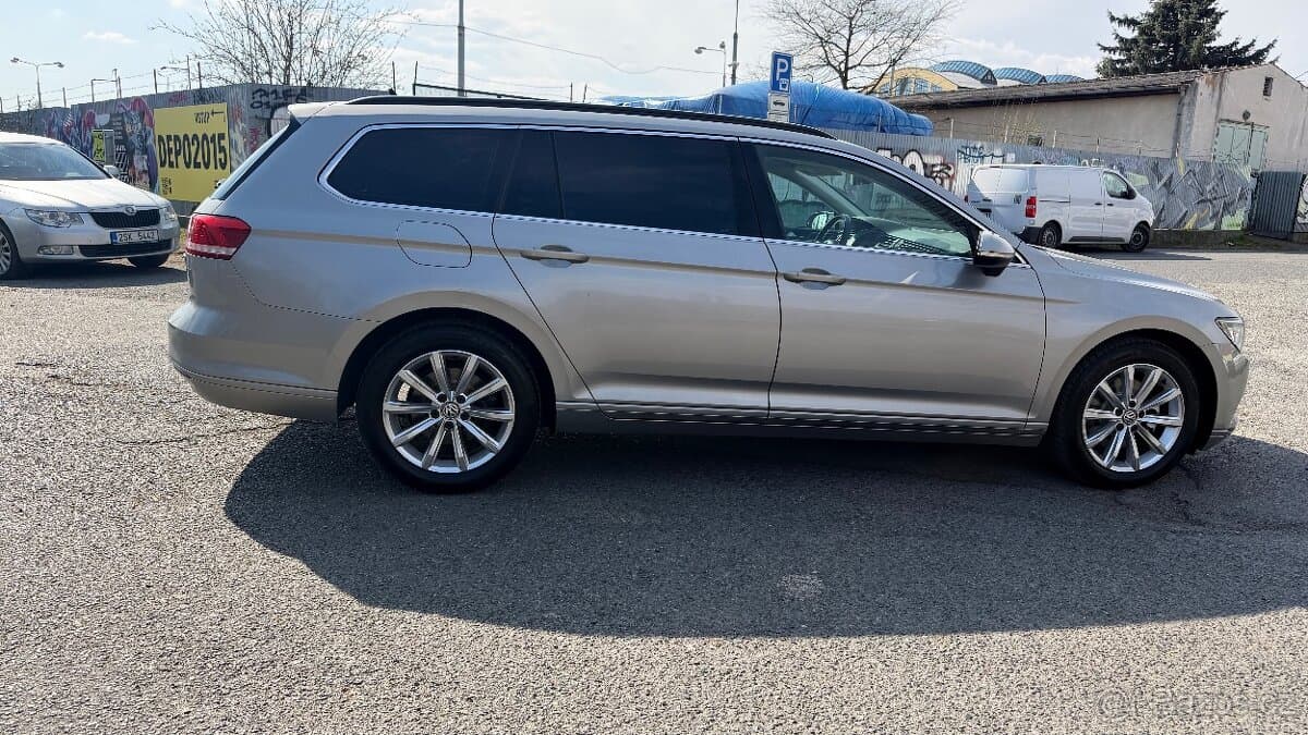 2015 Volkswagen PASSAT - 10