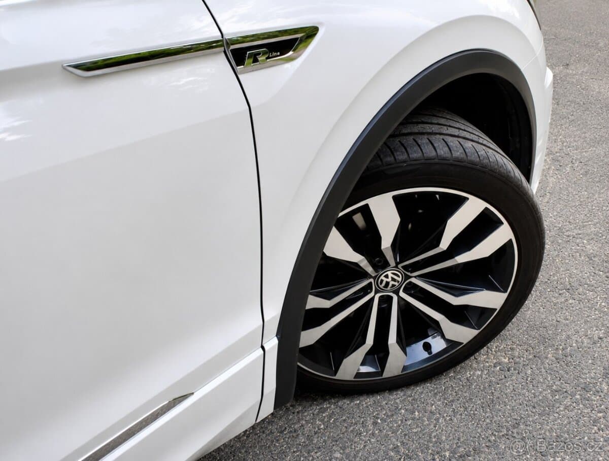 2017 Volkswagen TIGUAN - 10