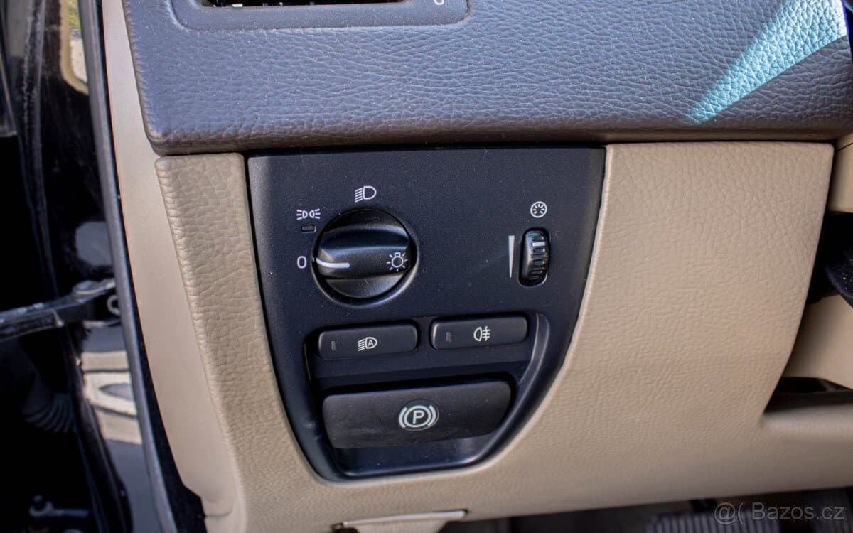 2012 Volvo XC90 - 10