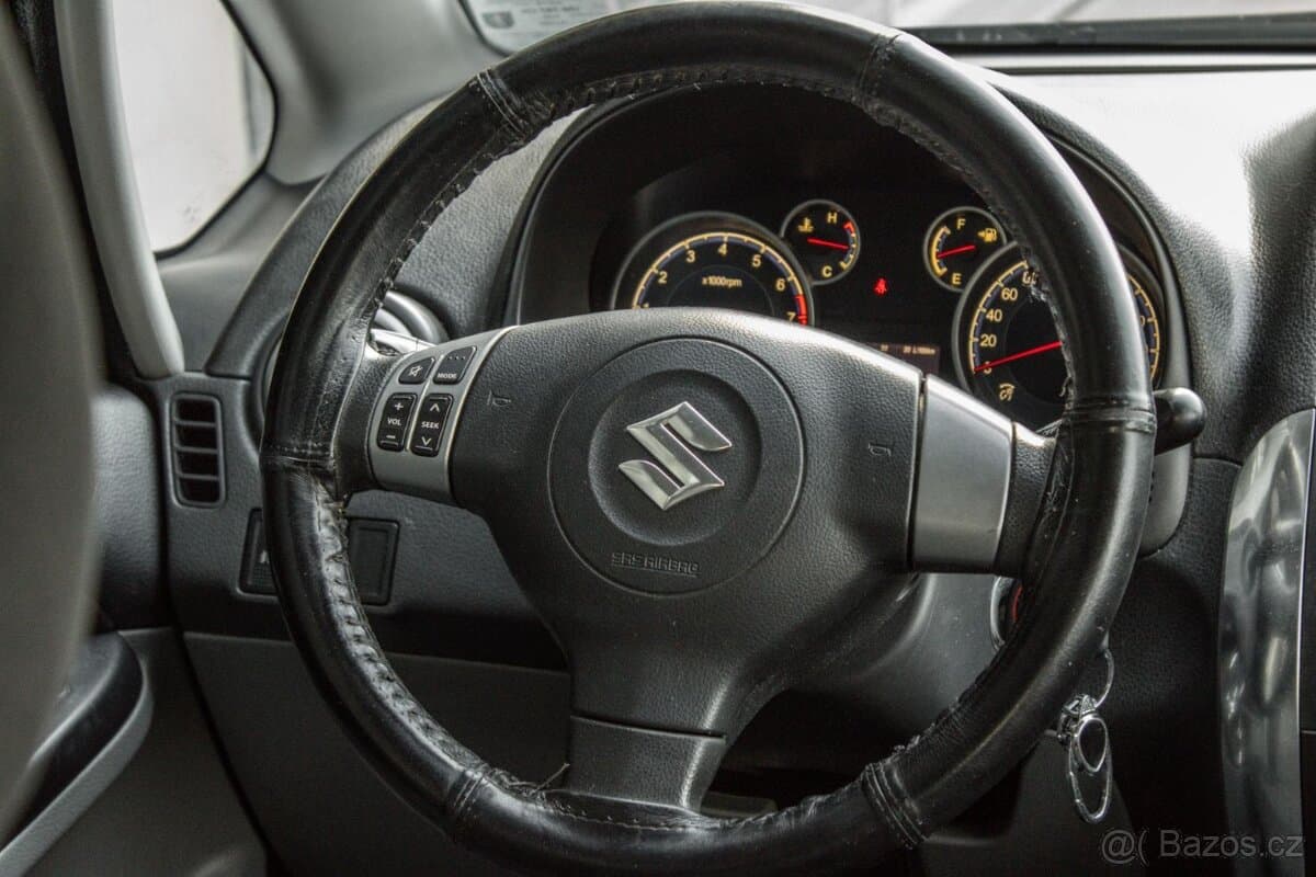 2011 Suzuki SX4 - 10