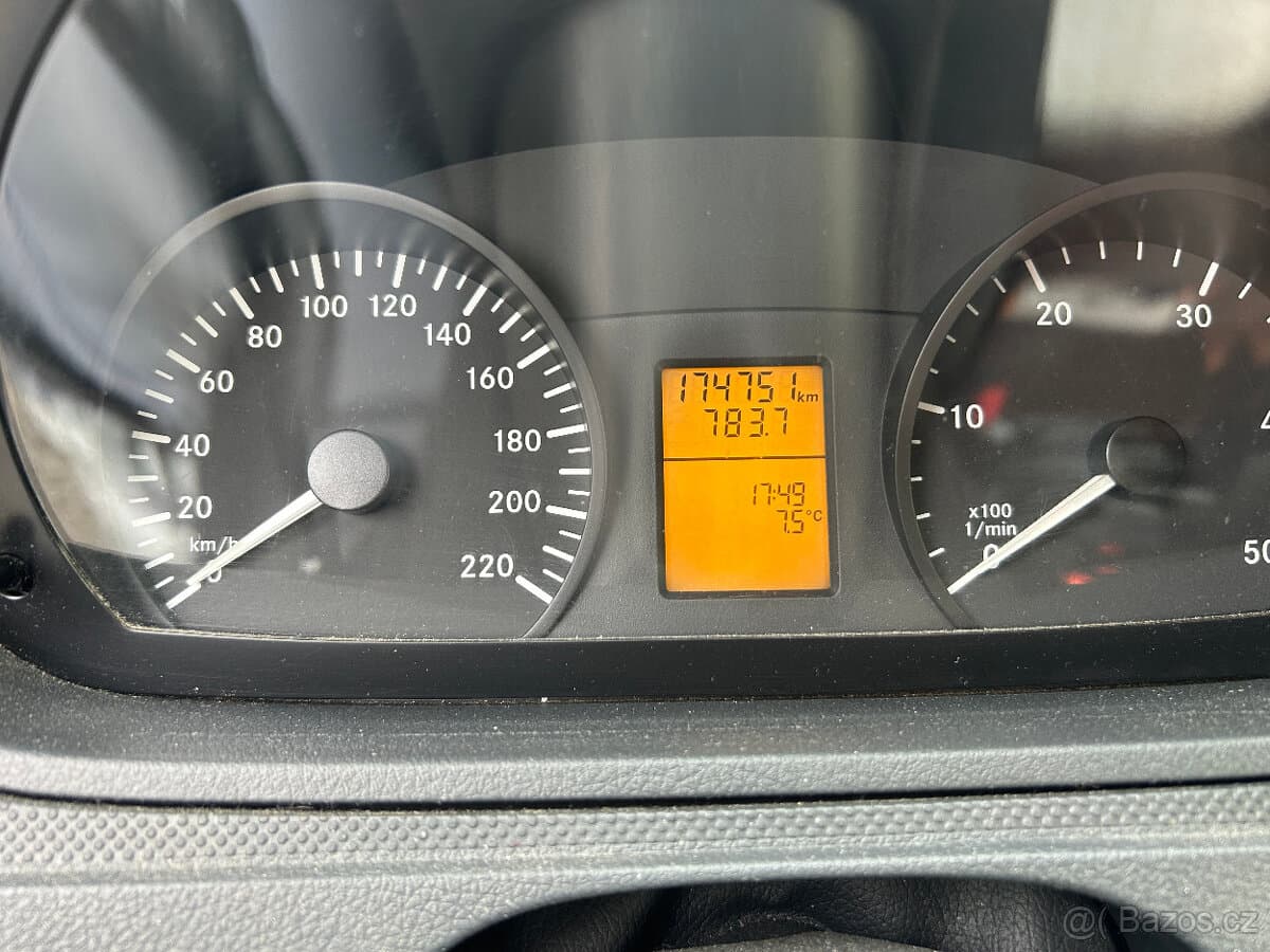 2012 Mercedes-Benz VITO - 10