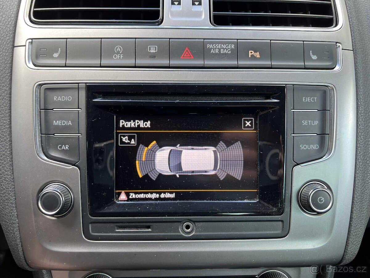 2015 Volkswagen POLO - 10