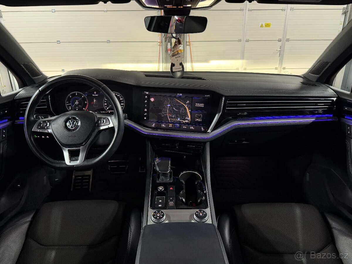 2019 Volkswagen TOUAREG - 10