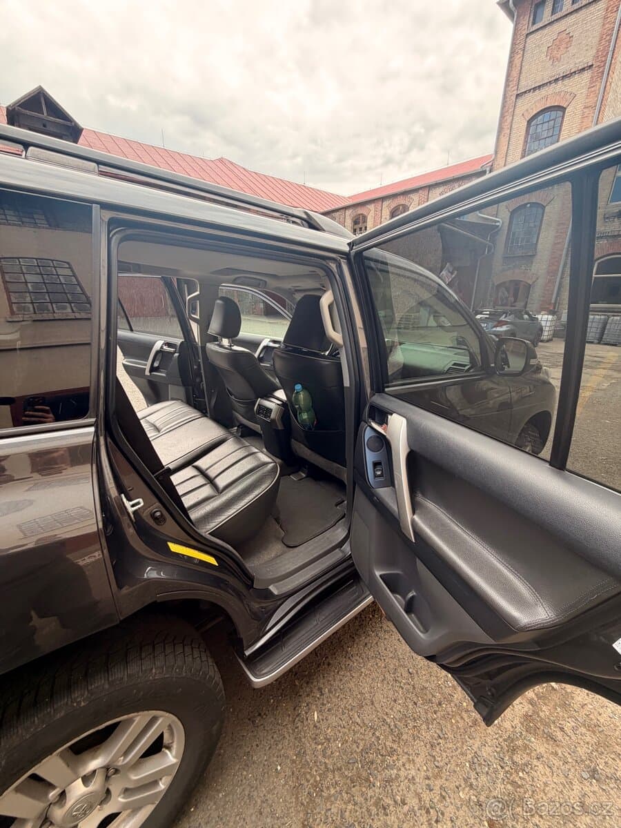 2012 Toyota LAND CRUISER - 10