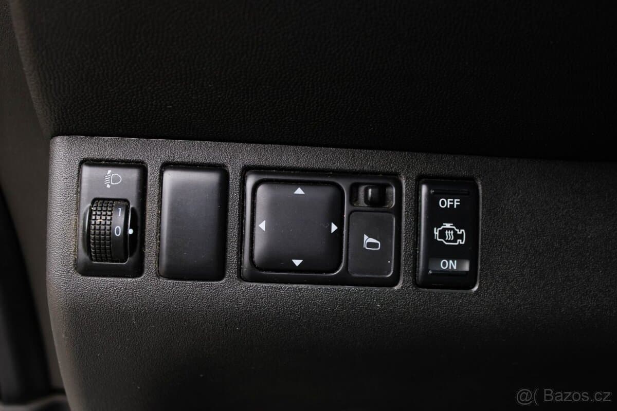 2009 Nissan NAVARA - 10