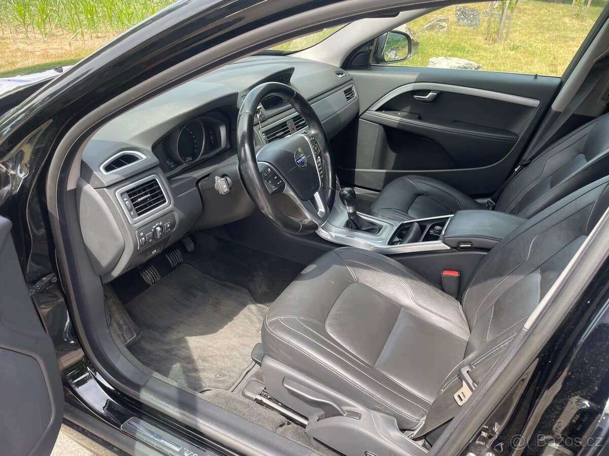 2016 Volvo V70 - 10