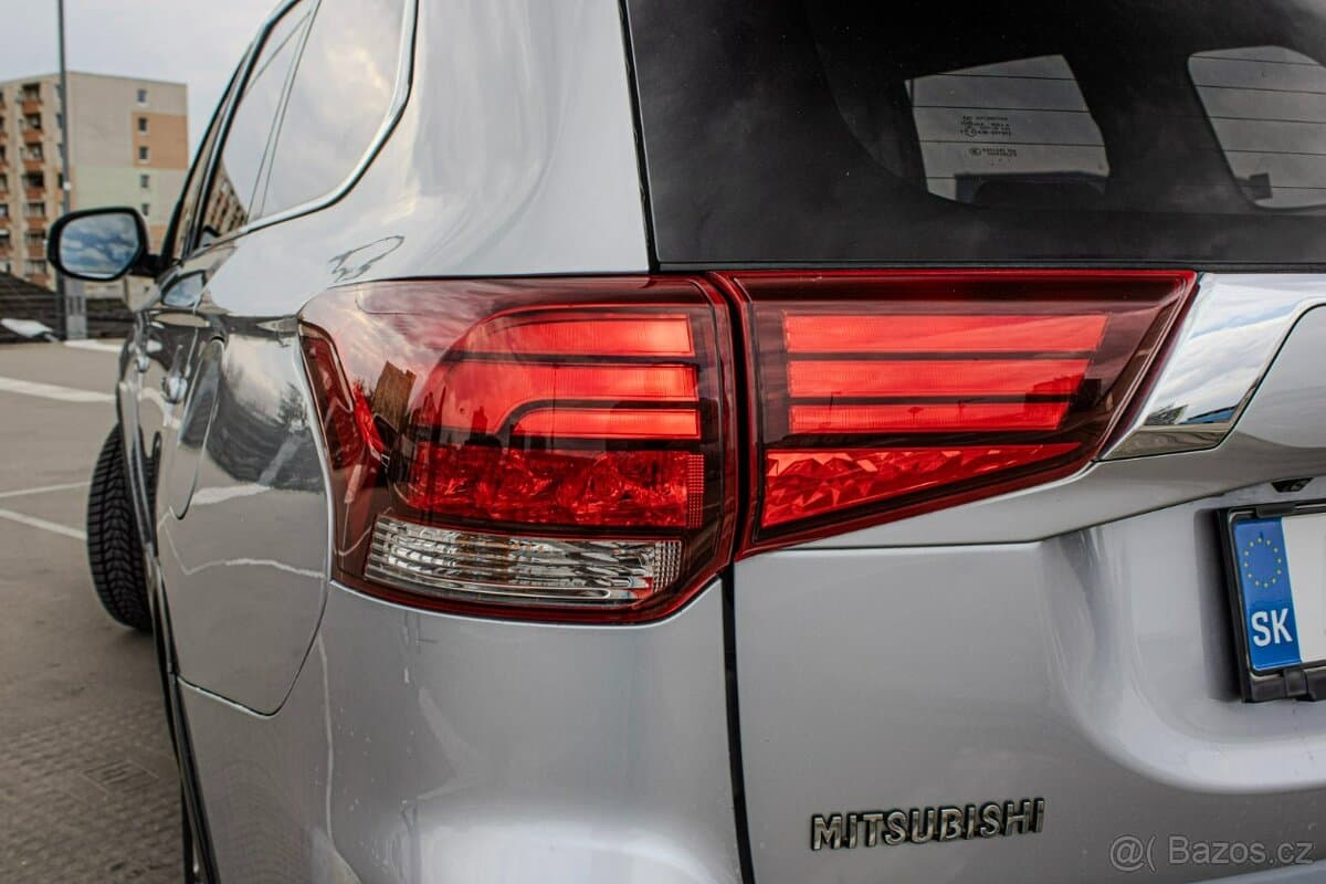 2016 Mitsubishi OUTLANDER - 10