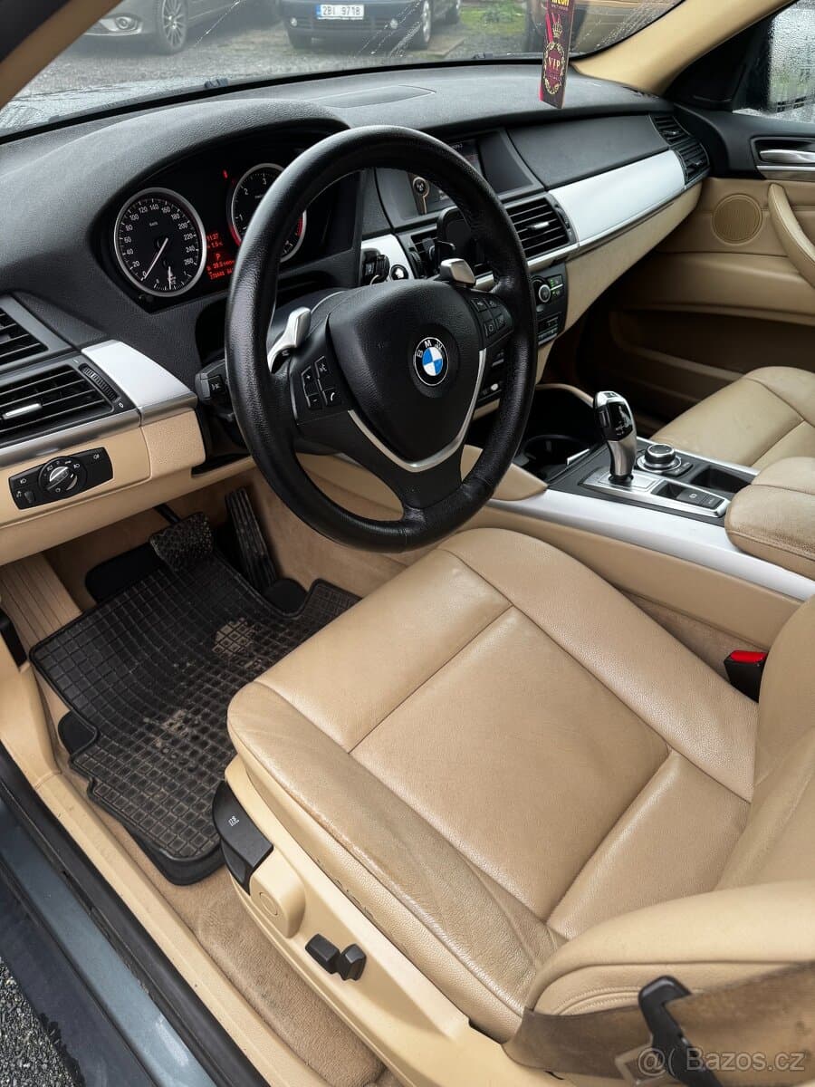 2011 BMW X6 - 10