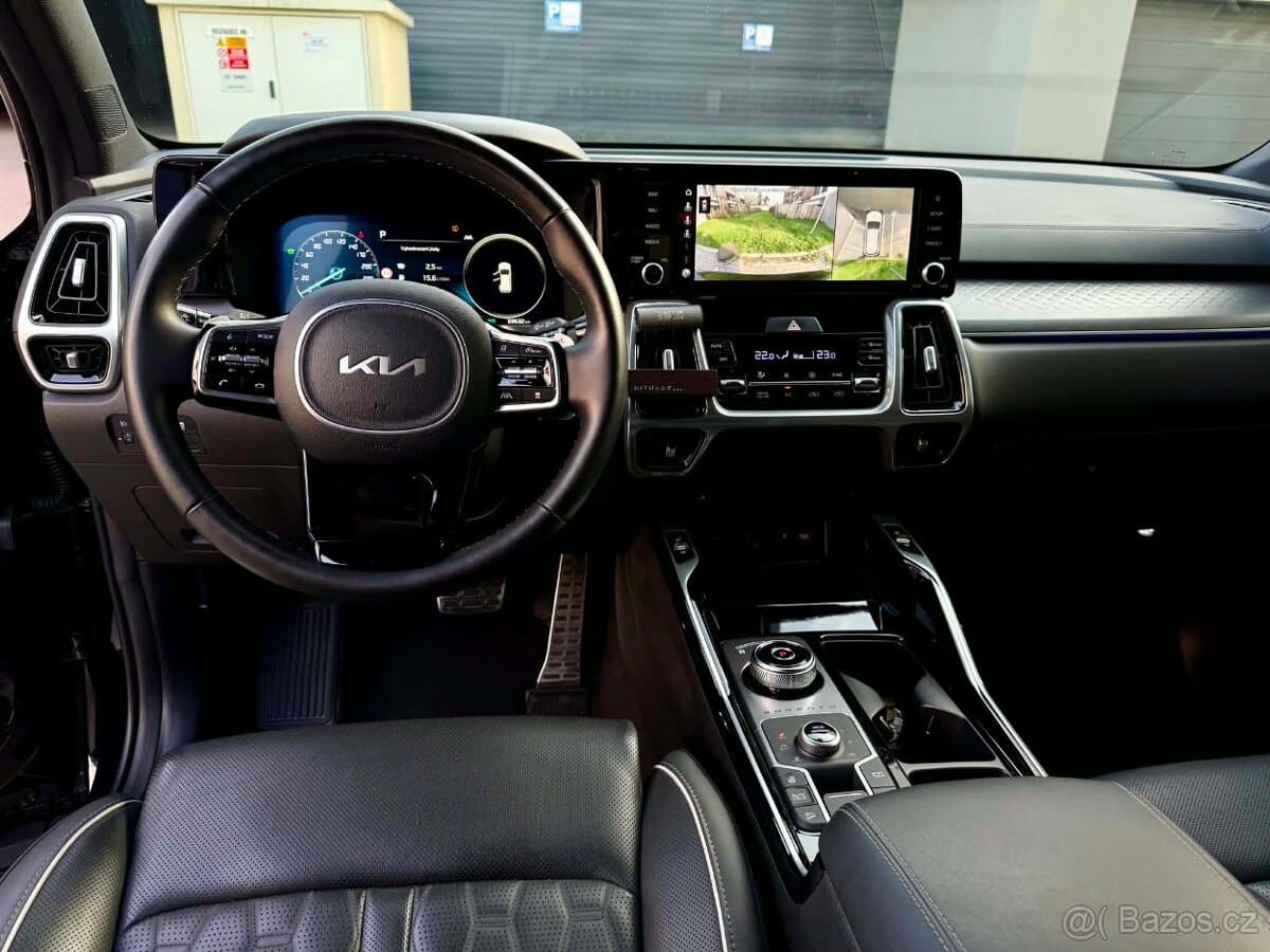 2023 Kia SORENTO - 10