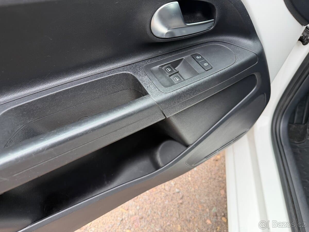 2014 Volkswagen UP! - 10