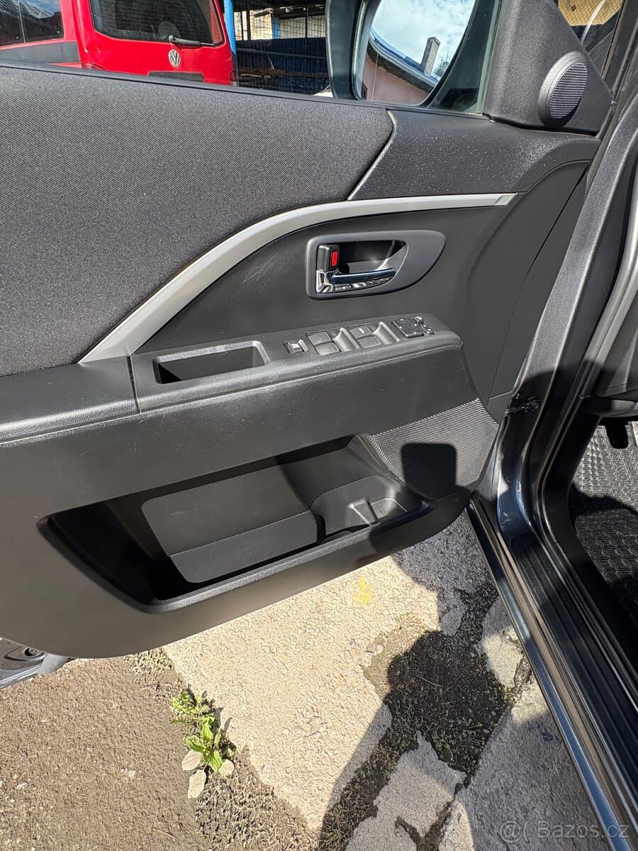 2014 Mazda 5 - 10