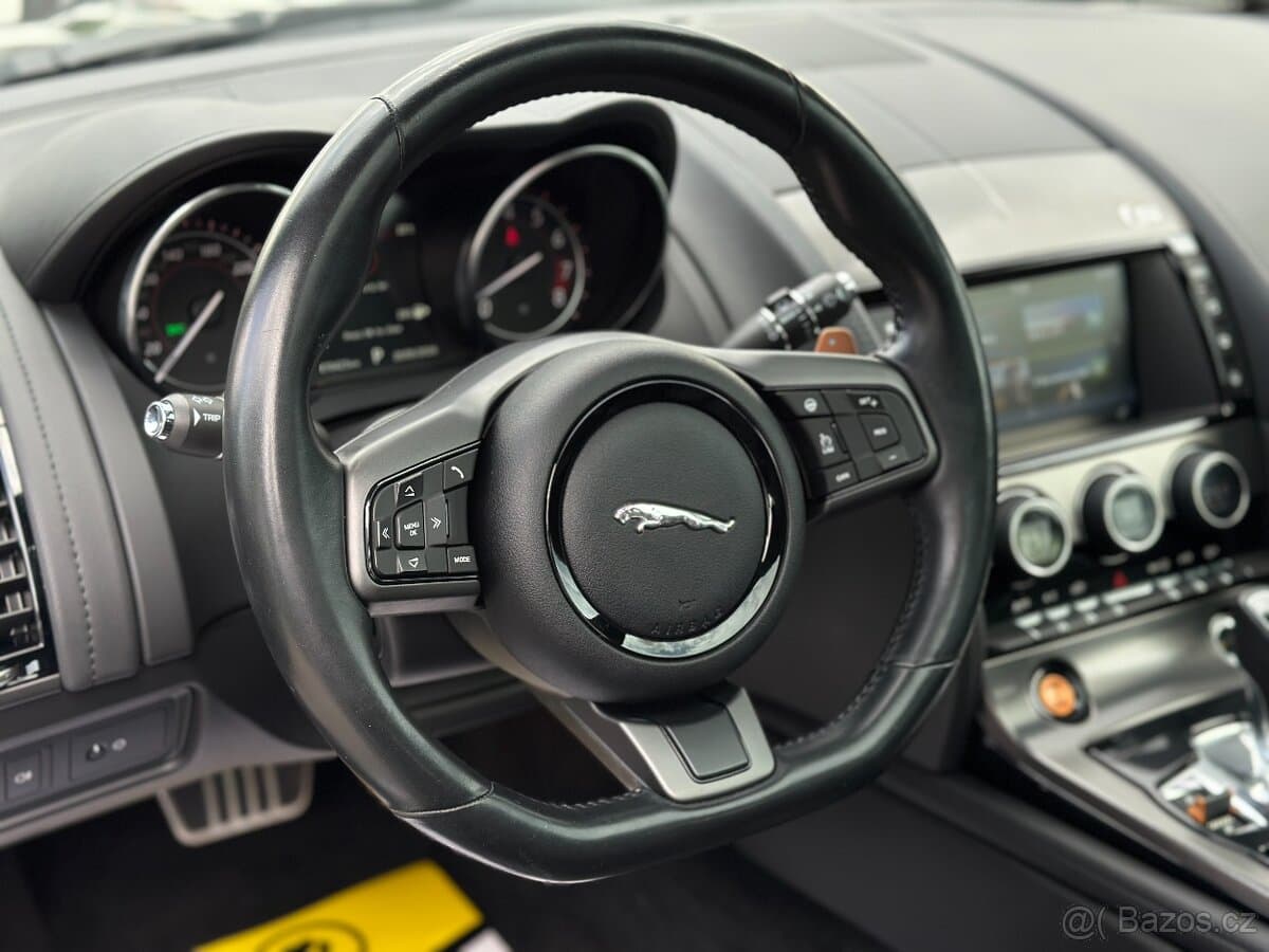 2016 Jaguar F-TYPE - 10