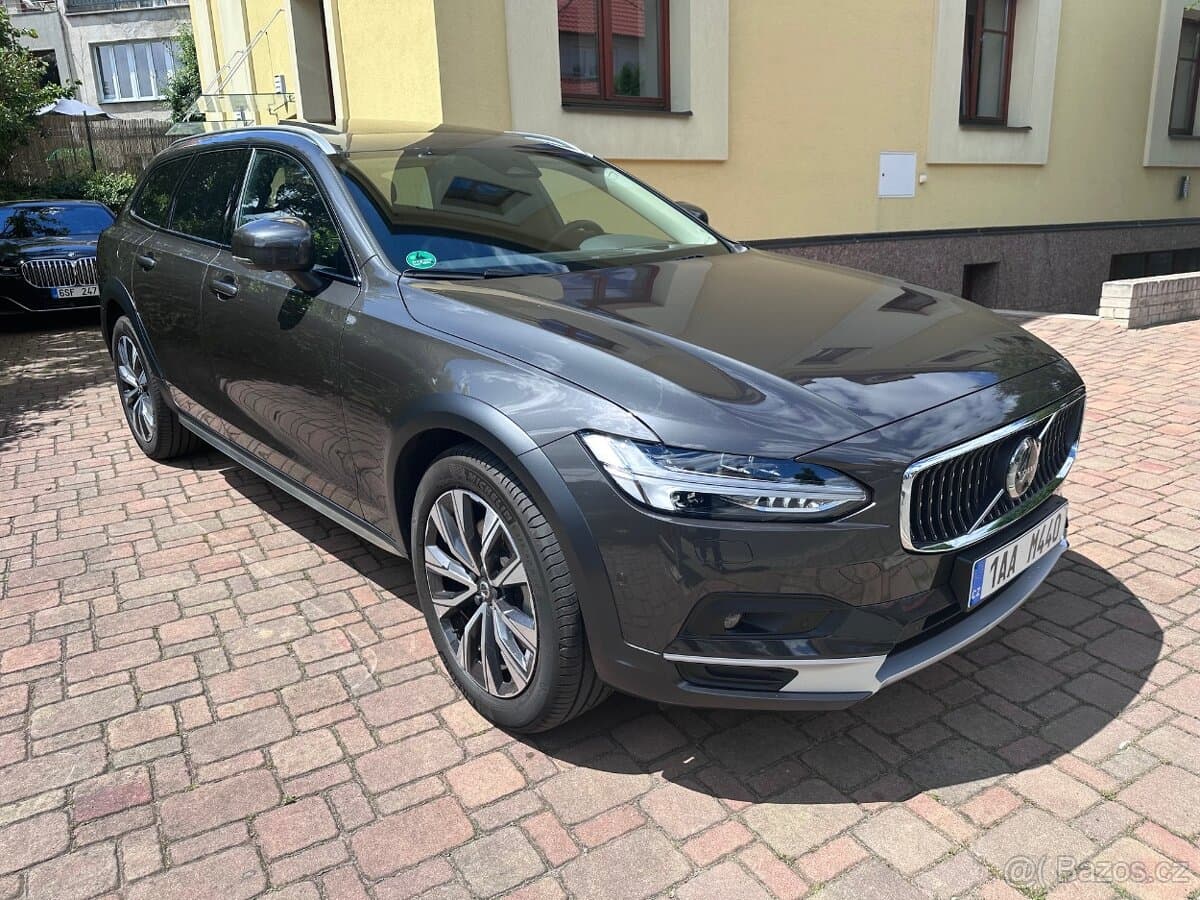2023 Volvo V90 - 10