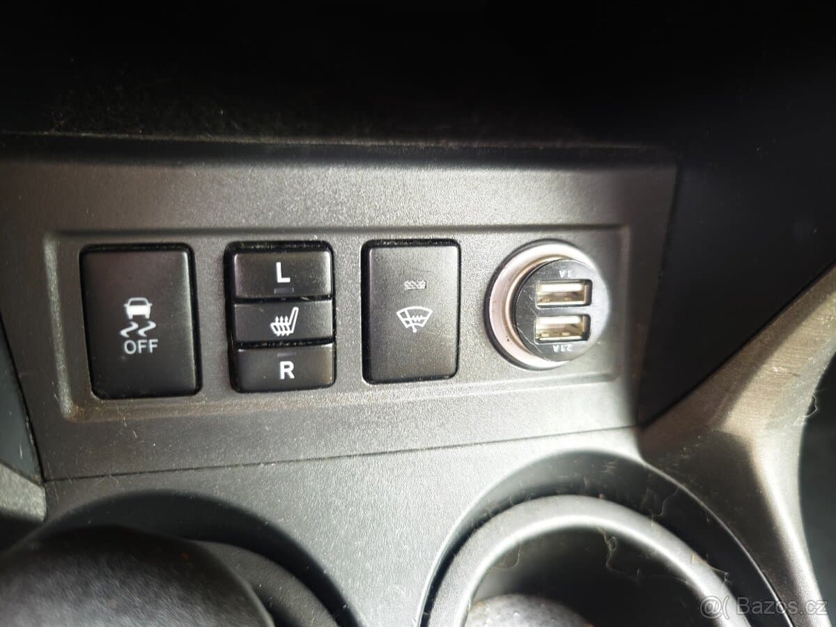 2011 Toyota RAV4 - 10