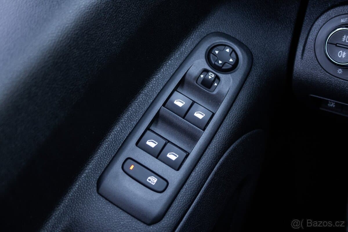 2019 Opel COMBO - 10