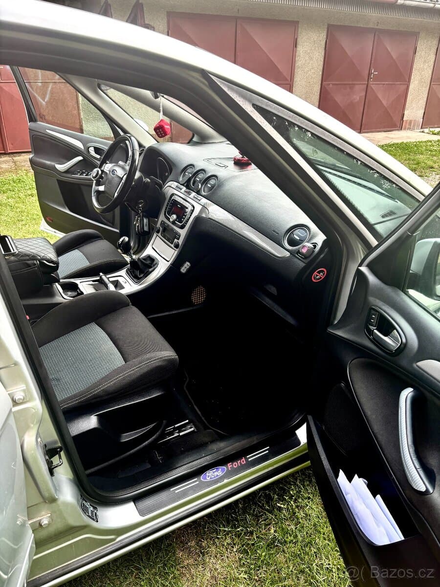 2010 Ford S-MAX - 10