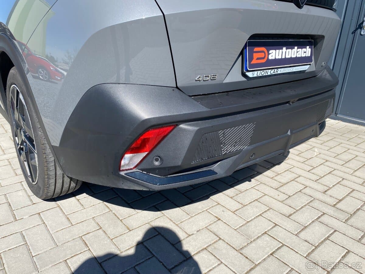 2025 Peugeot 408 - 10