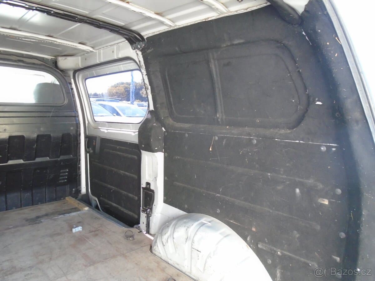 2009 Hyundai H-1 - 10