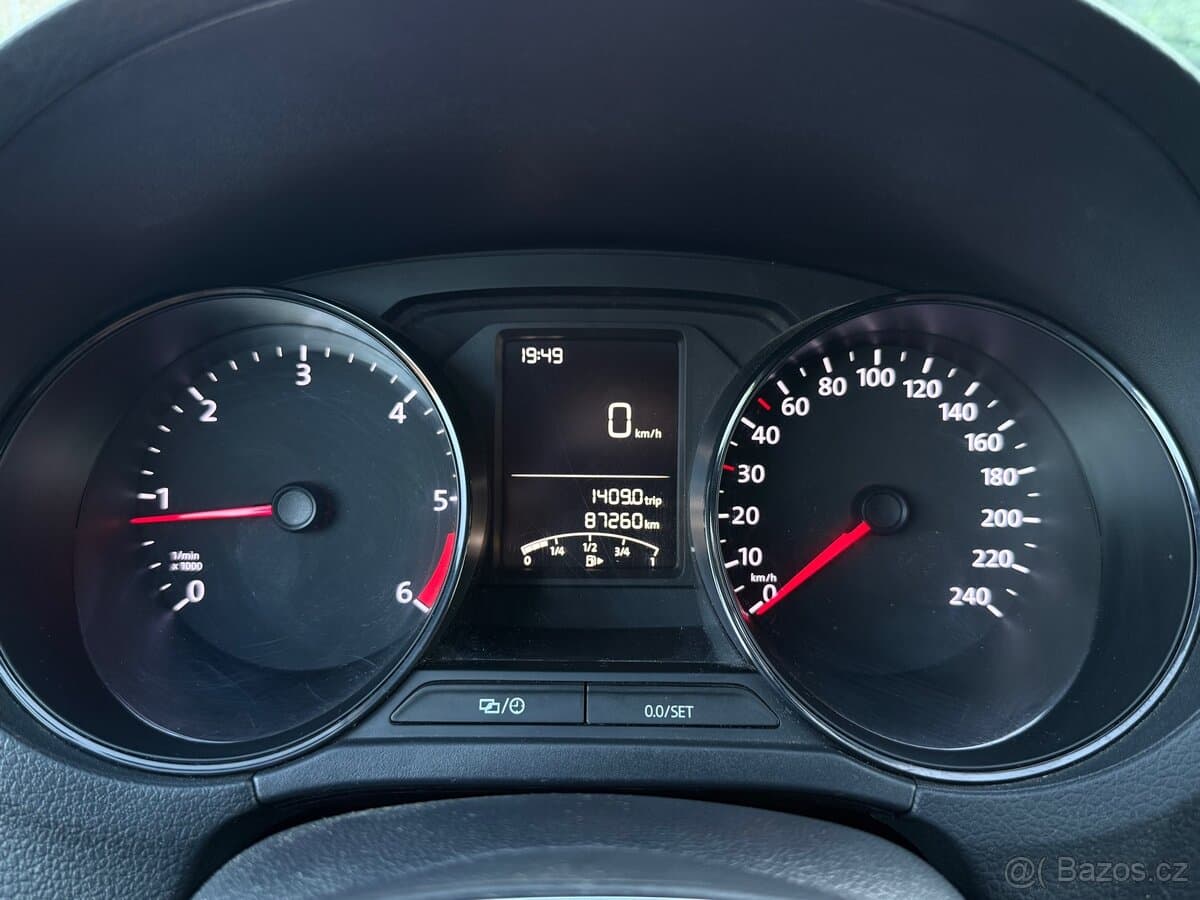 2016 Volkswagen POLO - 10