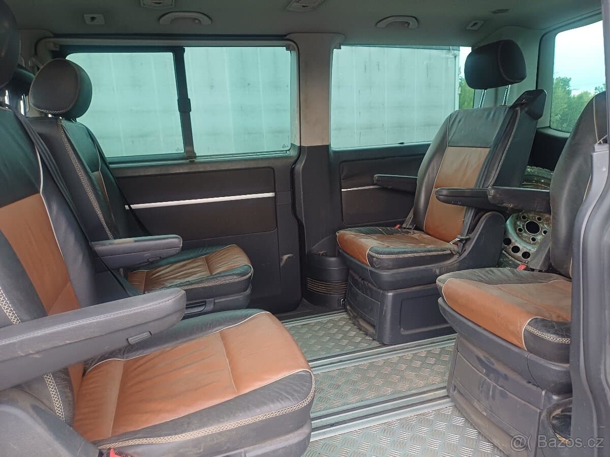 2010 Volkswagen MULTIVAN - 10